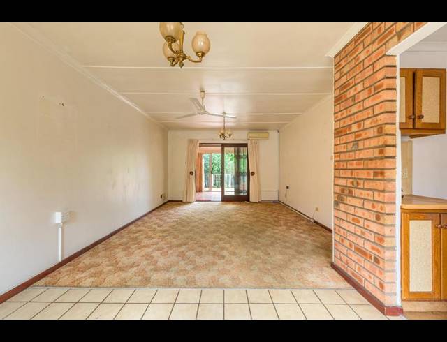 3 BEDROOM TOWNHOUSE FOR SALE IN OAK PARK